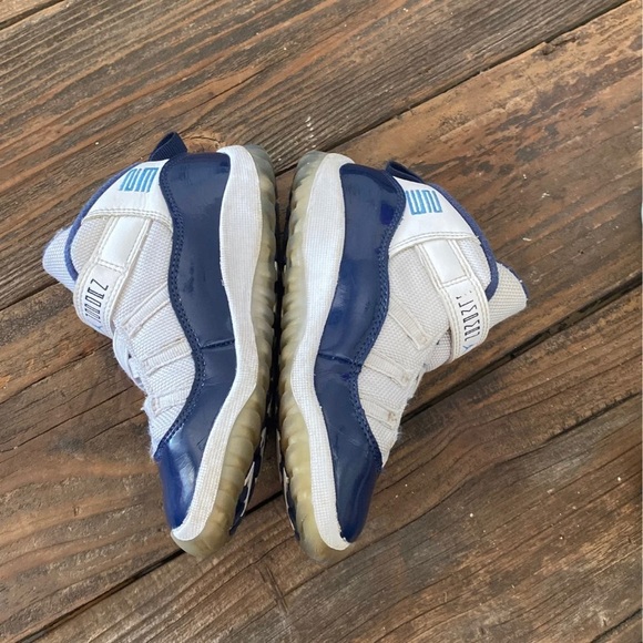 Jordan 11 Retro - Picture 4 of 8